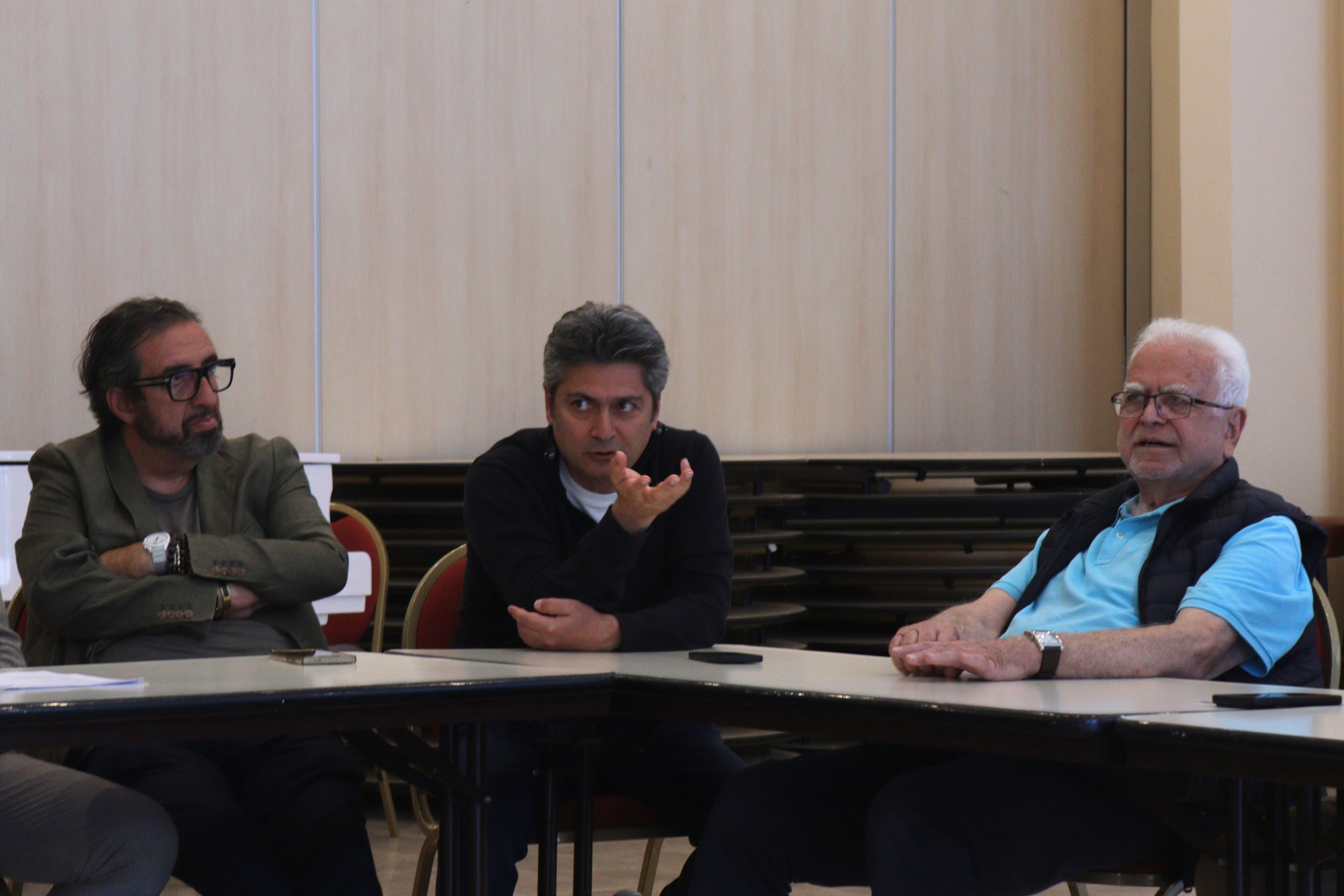 Membres de la CEFA discutent lors de l'assemblée générale de 2026