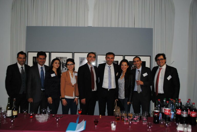 Des membres de la CEFA photographiés lors de la conférence